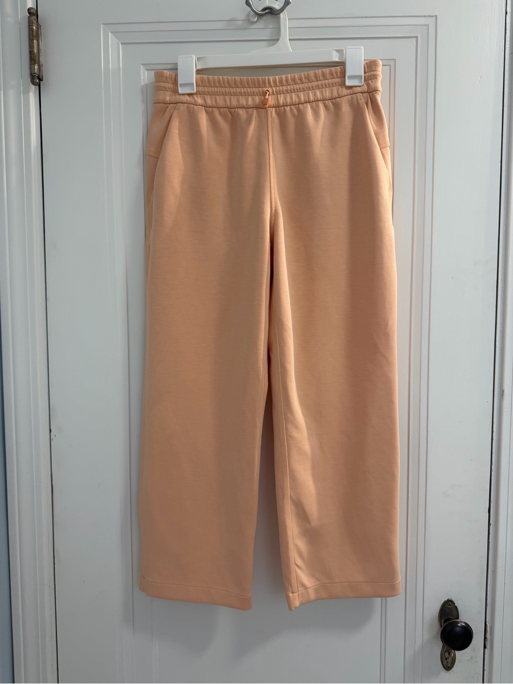 Lululemon Softstreme High Rise Straight Leg Cropped Pant Size 6